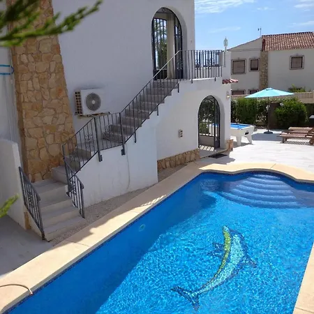 Rod,8p,airco,pool Holiday home *